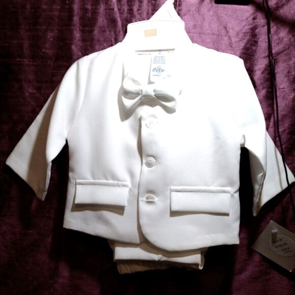 White vintage 3 piece suit for children.